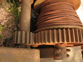 meshing gears in a winch