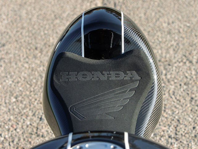 Honda CBR900RR By Leo Poulsen
