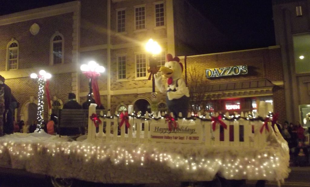 Knoxville Christmas Parade 2011: Top Ten Floats!  Inside of Knoxville