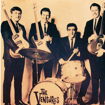 The Ventures, pioneiros do rock instrumental, que deixaram um legado marcante na história da música com sua sonoridade única.