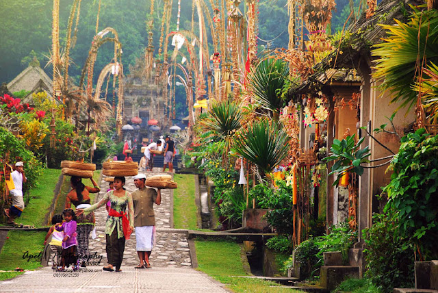 Teks Pidarta Bahasa Bali dengan Tema Budaya