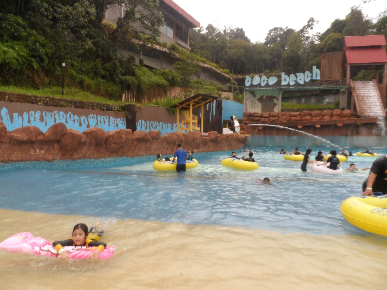 Humaira Hadi: Travel: Kuantan - Bukit Gambang Water Park