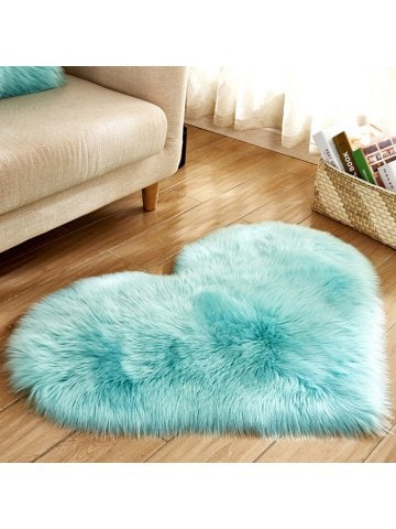 Simple Love Shape Wool-like Carpet