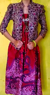 Foto Model Baju Batik Pesta Wanita