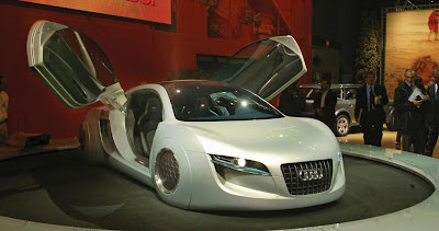 The electric sound like the Audi RSQ Concept  in 