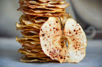 OVEN-BAKED APPLE CHIPS