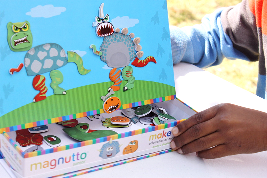 Magnutto educational magnetic playsets offer a visual way for children 3+ to express and identify emotions through colorful characters! #AD