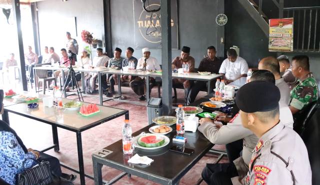 Jum’at Curhat di Darul Aman, Ini Harapan Tokoh Masyarakat Kepada Kapolres Aceh Timur