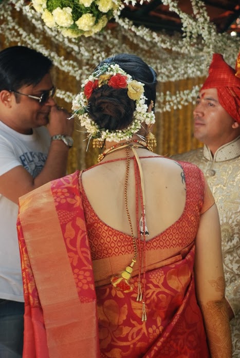 LATEST INDIAN WEDDING SILK SAREE,JEWELLERY,WEDDING HAIR 