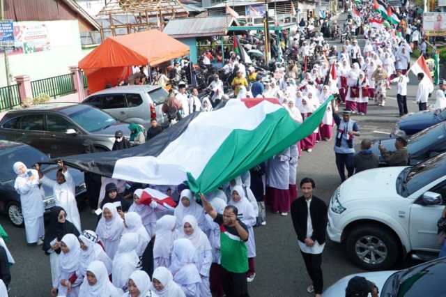 Ribuan Warga Padang Panjang Turun ke Jalan Bela Palestina