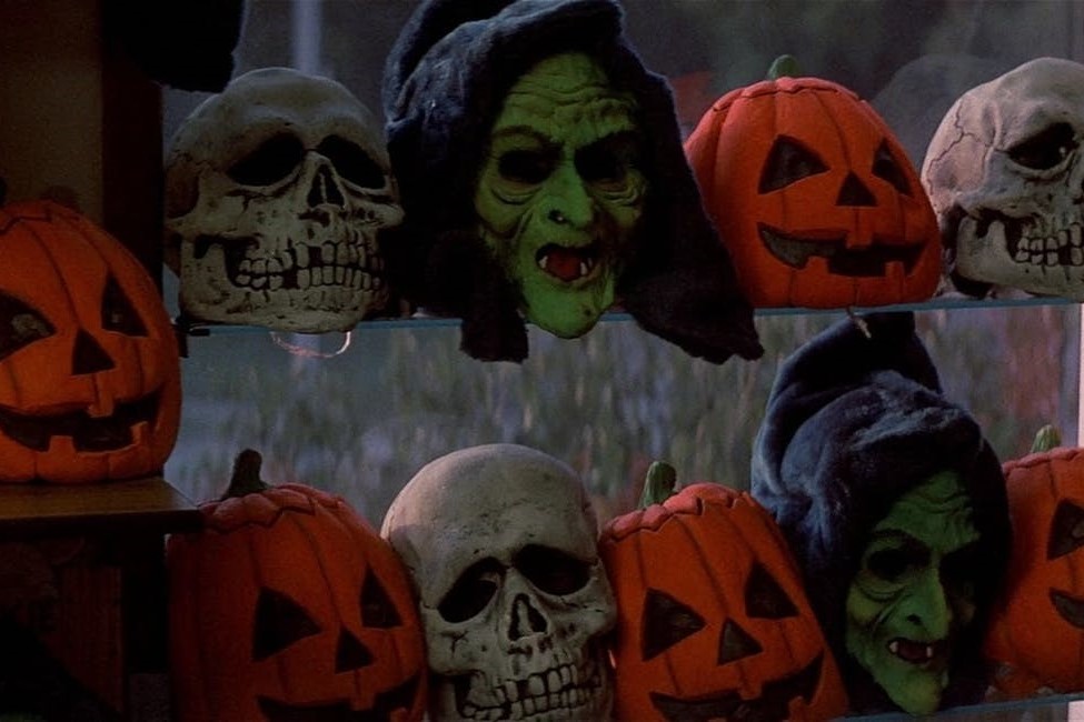 DrogeMiester's Lair: Retro Review: Halloween III: Season of the Witch (1982)