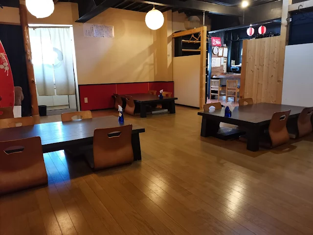 也建议在商店里为Kushikatsu Naruhisa吃午餐！