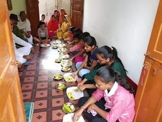 Jaunpur Live : श्री सर्वेश्वरी समूह ने की नौ कन्याओं की पूजा