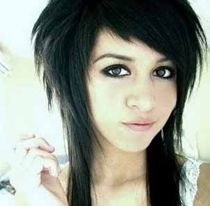 trend fashion gaya rambut emo wanita 