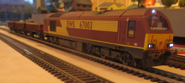 Hornby EWS Freight Train Pack