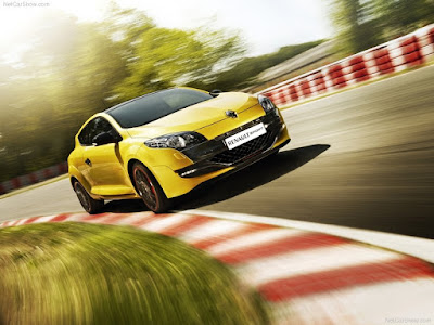 2012 Renault Megane RS Trophy yellow