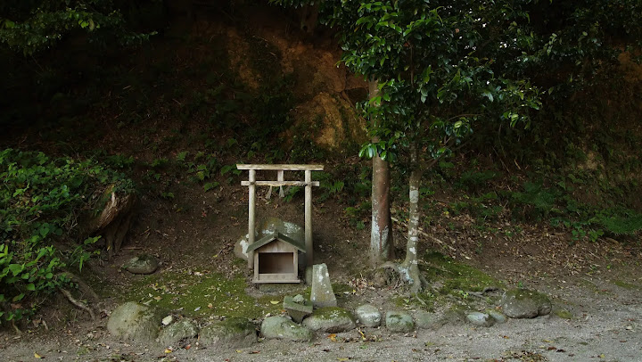 鳥取県西部の道祖神、米子市諏訪 諏訪神社の自然石