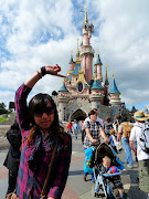 A day is barely sufficient enough to enjoy and look at all Paris Disneyland. (conew )