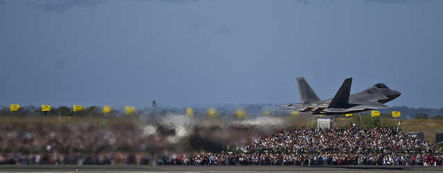 f-22 raptor afterburner takeoff 