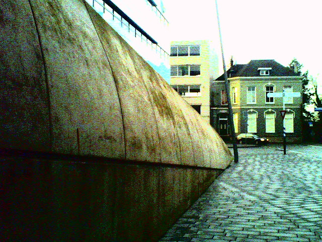 Degi Hari: Vivid_2. Foto: Robert van der Kroft.