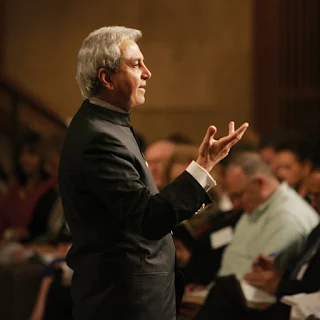 Pastor Benny Hinn messages