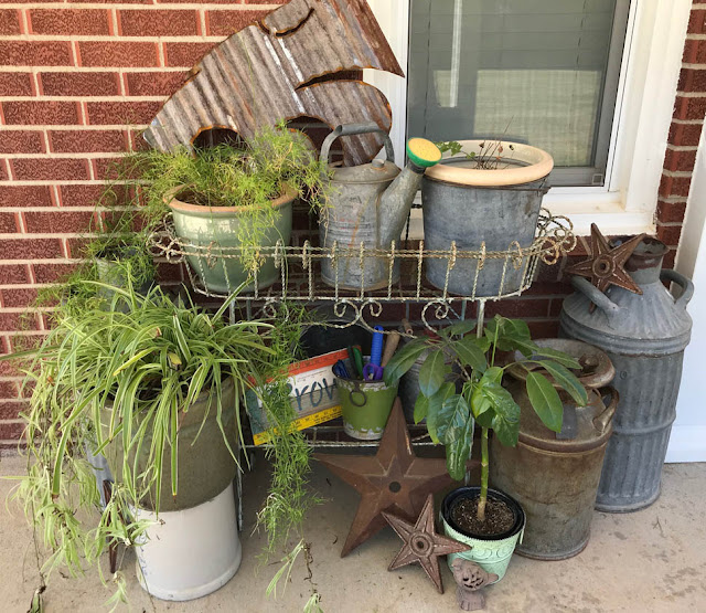 Patio Flower Garden at Thistle Thicket Studio. www.thistlethicketstudio.com