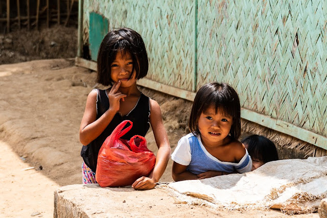 Enfants-village-Coron-Busuanga