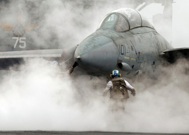 F-14 tomcat carrier landing