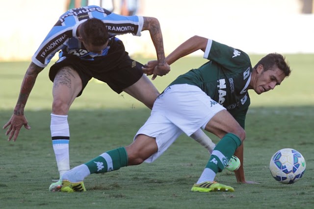 Goiás joga mal, mas arranca empate contra o Grêmio.