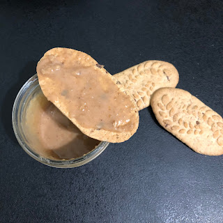 Biscuit Belvita recouvert de Pâte à tartiner aux biscuits Belvita petit-déjeuner goût noisette et chocolat de LU