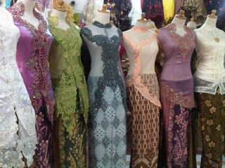 beragam+model+kebaya+modern Model Kebaya Modern Terbaru