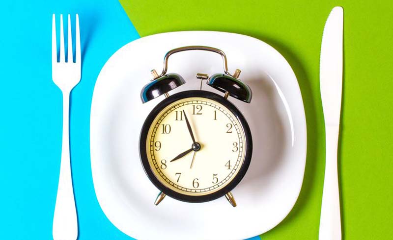 intermittent fasting side effects, intermittent fasting guide, intermittent fasting health benefits, is it good to do intermittent fasting, what are the benefits of intermittent fasting, intermittent fasting and metabolism, intermittent fasting downsides, dangers of intermittent fasting, can you drink on intermittent fasting