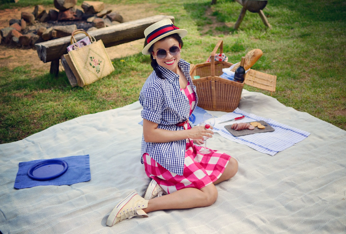 What To Wear To a Picnic