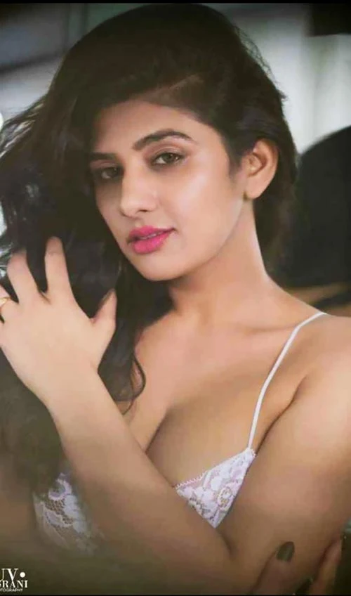 Isha Chhabra cleavage hot actress mastram bua