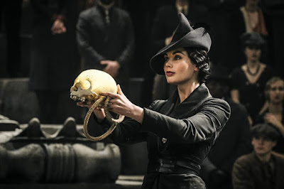 Fantastic Beasts Crimes Of Grindelwald Poppy Corby Tuech Image 1
