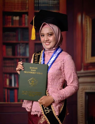 model kebaya wisuda muslim terbaru