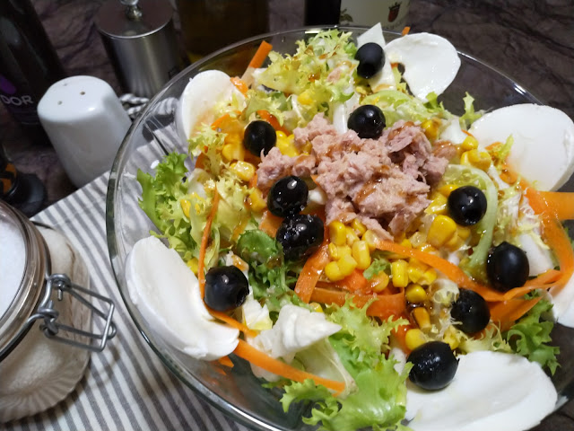 Ensalada de escarola y atún