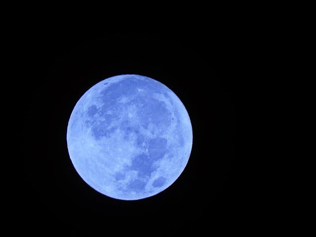 bulan-biru-informasi-astronomi