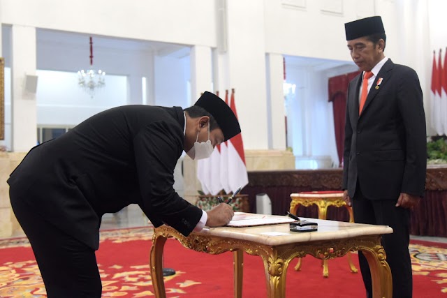 Lantik Hendrar Prihadi Jadi Kepala LKPP, Jokowi: Punya Rekam Jejak yang Mumpuni 