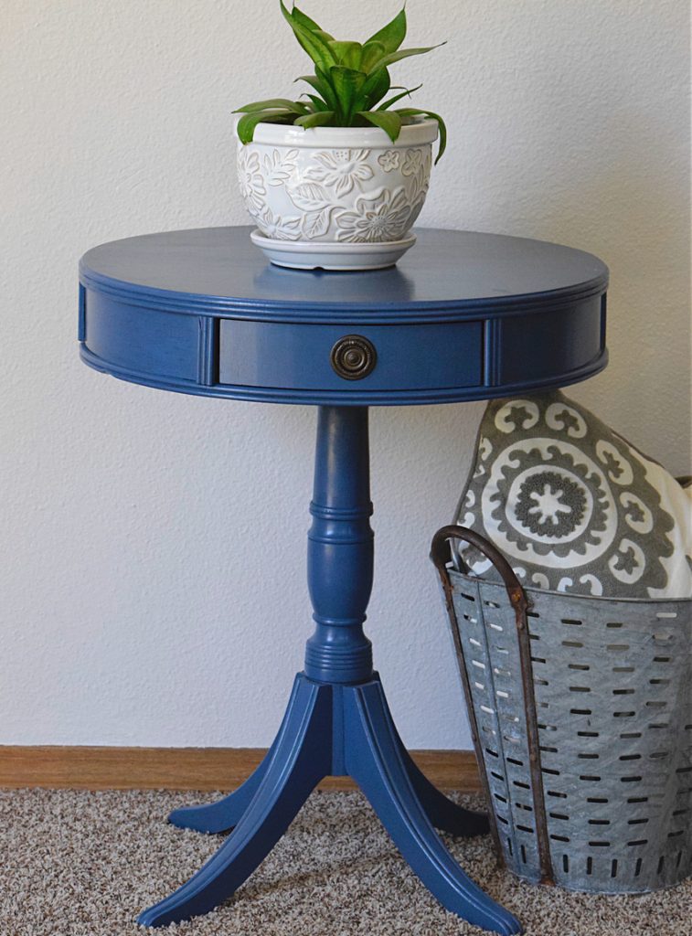 painted blue table, blue table, how to paint a drum table