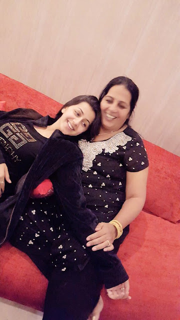 Nikki Galrani wirth her mother