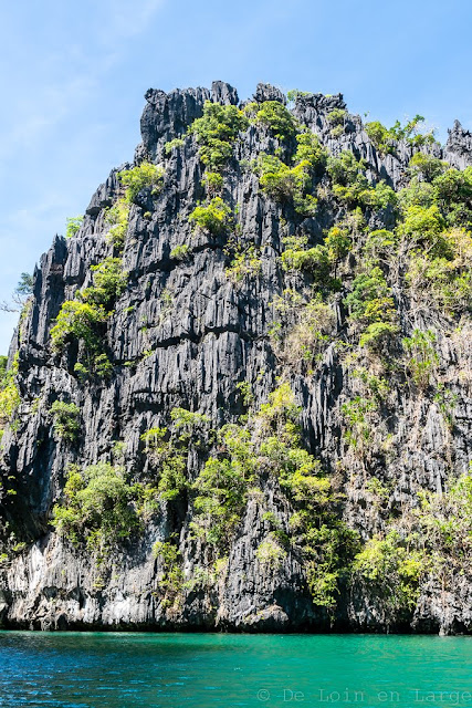 Small-Lagoon-Miniloc-Archipel-de-Bacuit-Palawan-Philippines