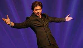 -शाहरुख खान, जिन्हें अक्सर "बॉलीवुड का बादशाह" कहा जाता है, कई कारणों से प्रसिद्ध हैं:/Shah Rukh Khan, often referred to as the "King of Bollywood", is famous for several reasons: