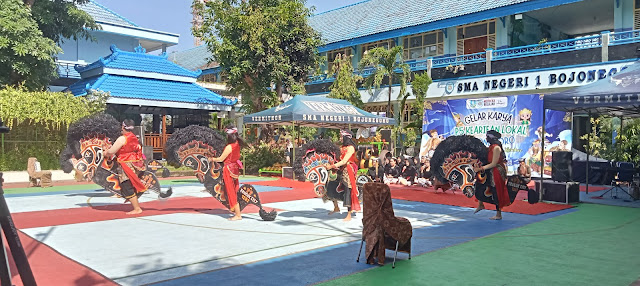 SMAN 1 Bojonegoro Sukses Gelar Tiga Kegiatan Penting Sekaligus - Sosialisasi Mata Pelajaran Pilihan dan Rencana Karier, Gelar Karya Proyek Penguatan Profil Pelajar Pancasila (P5), Laporan dan Evaluasi Hasil Belajar Siswa Kelas 10