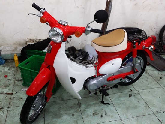 Mẫu sơn xe Honda Cub màu đỏ