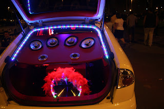 Un centenar de coches personalizados acude a la primera concentración de tuneado de Barakaldo