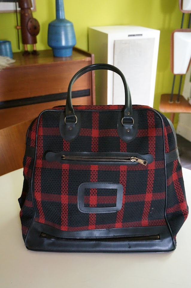 un sac écossais des années 60  60s red black plaid travel bag 1960s