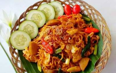 Resep Indomie Goreng Pedas Plus Bakso dan Aneka Sayuran Lebih Enak dan Sehat - Area Halal