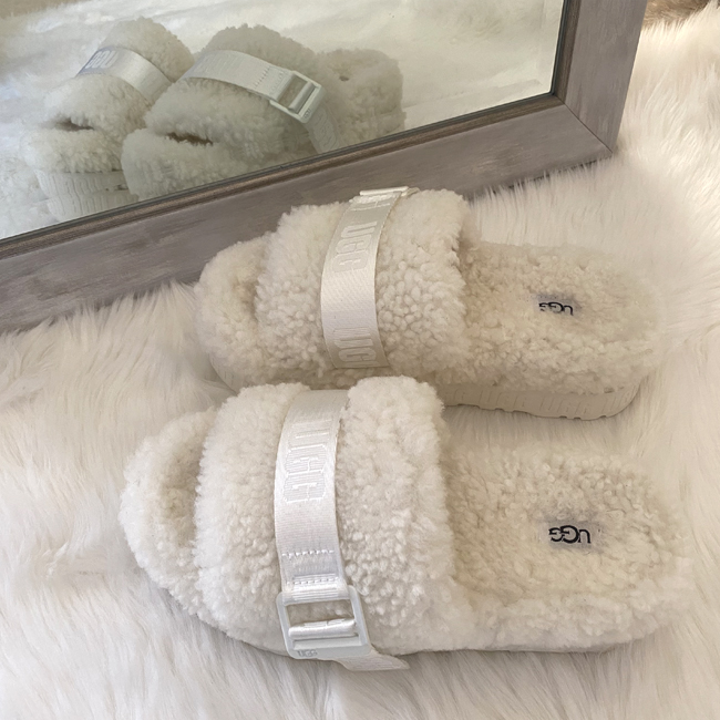 UGG Fluffita slides in white