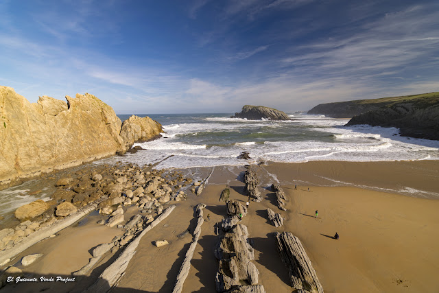 Arenal de la Playa de Arnía, Costa Quebrada - Cantabria, por El Guisante Verde Project